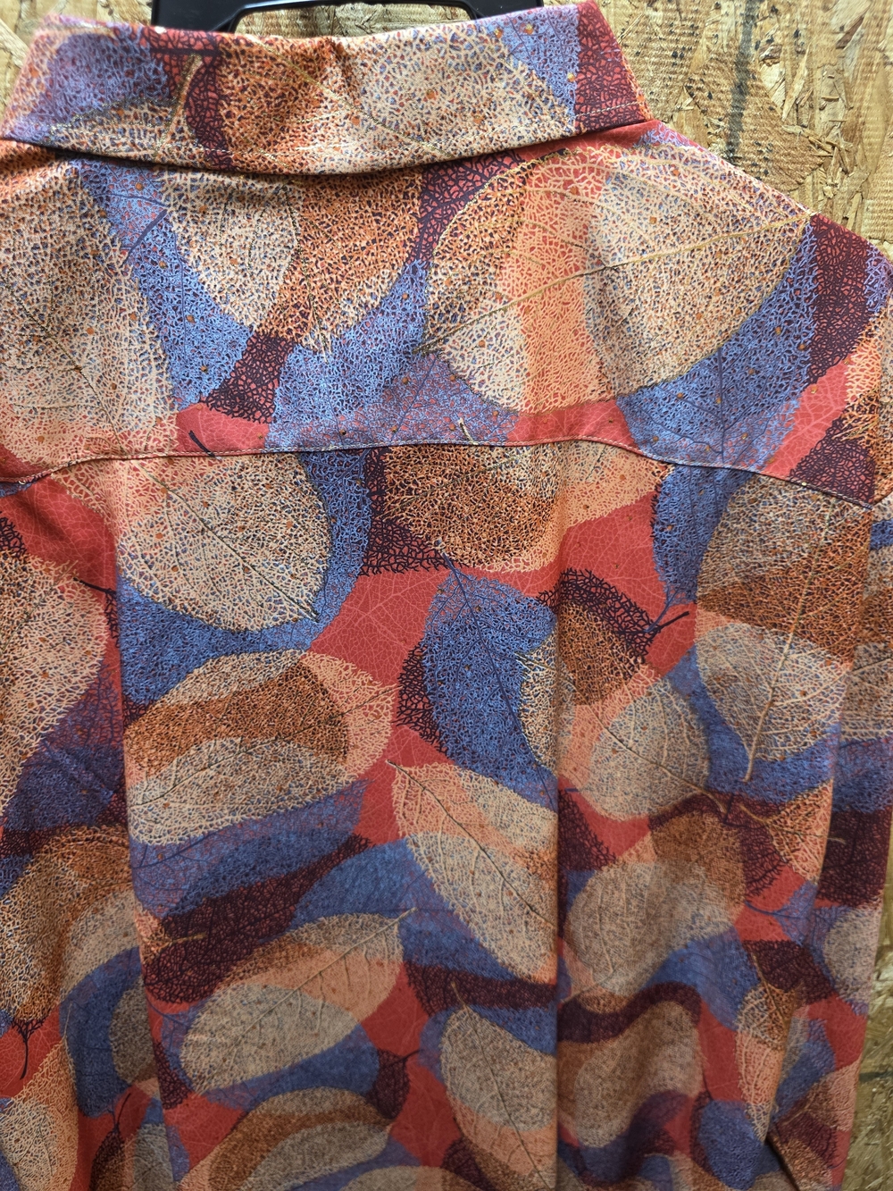 Men's Abstract Pattern Button-Up Shirt - Red/Blue - Picture 6 of 8